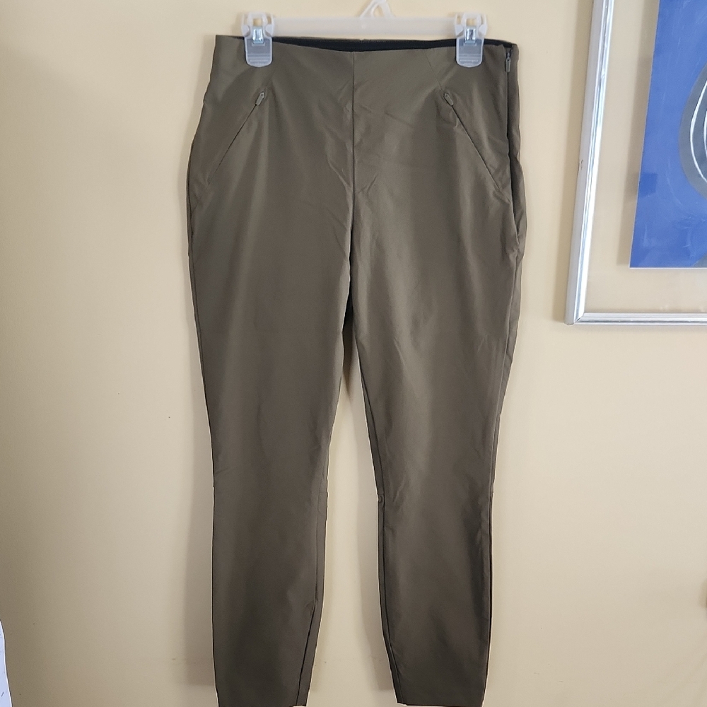 Duluth Trading Co Women's  Pull-On Slim Leg Pants